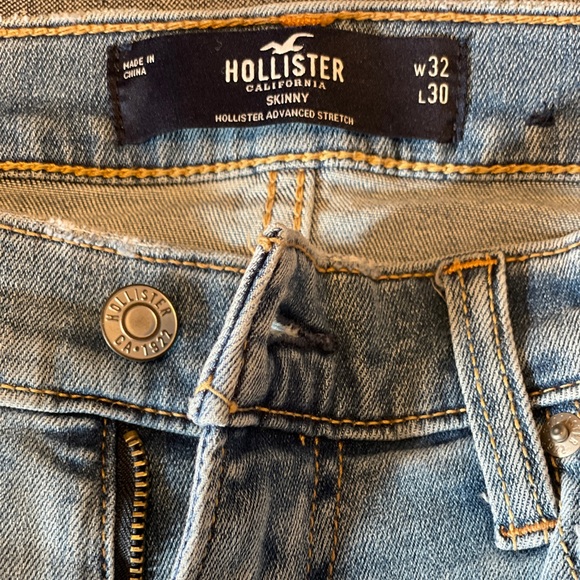 Hollister Light Wash Skinny Jeans - 32 x 30 - Picture 5 of 6